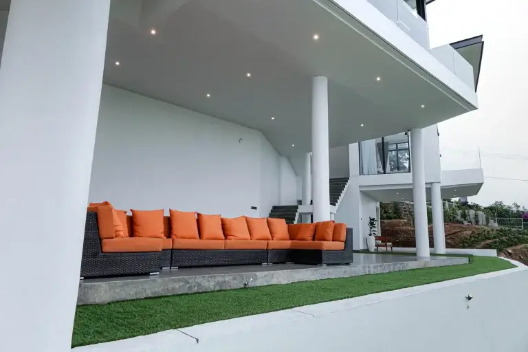 GalleryLounge F2 - SON00349-HDR_result